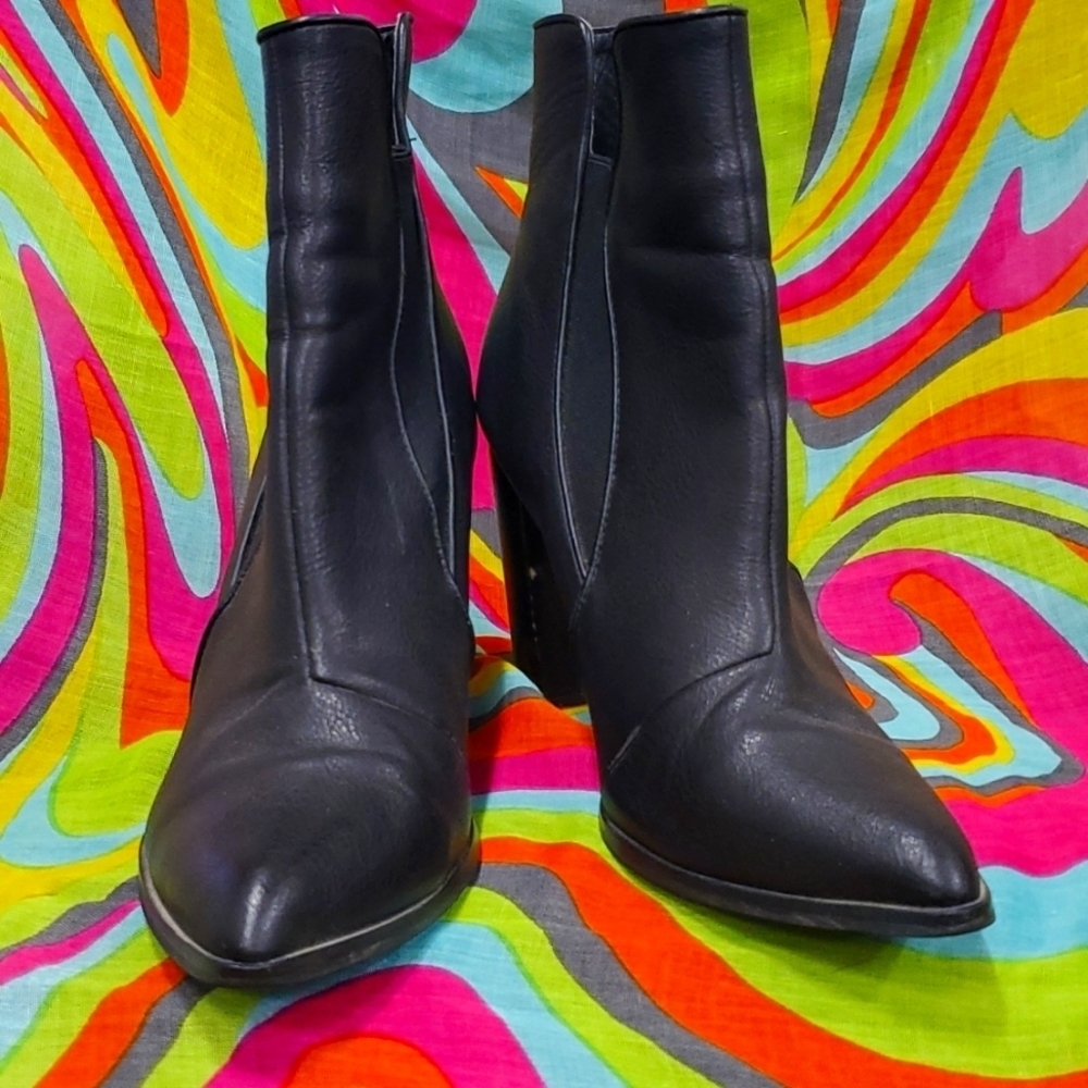 Penny Loves Kenny Vegan Leather Boots SZ 8